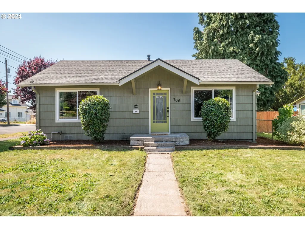 706 Columbia Street Kelso WA 98626