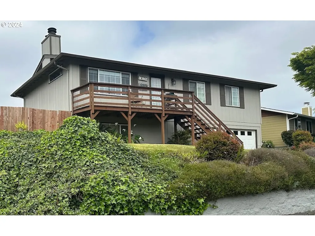777 Evergreen Loop Reedsport OR 97467