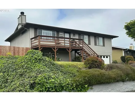 777 Evergreen Loop Reedsport OR 97467