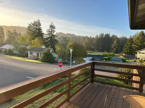 777 Evergreen Loop Reedsport OR 97467
