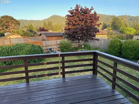 777 Evergreen Loop Reedsport OR 97467