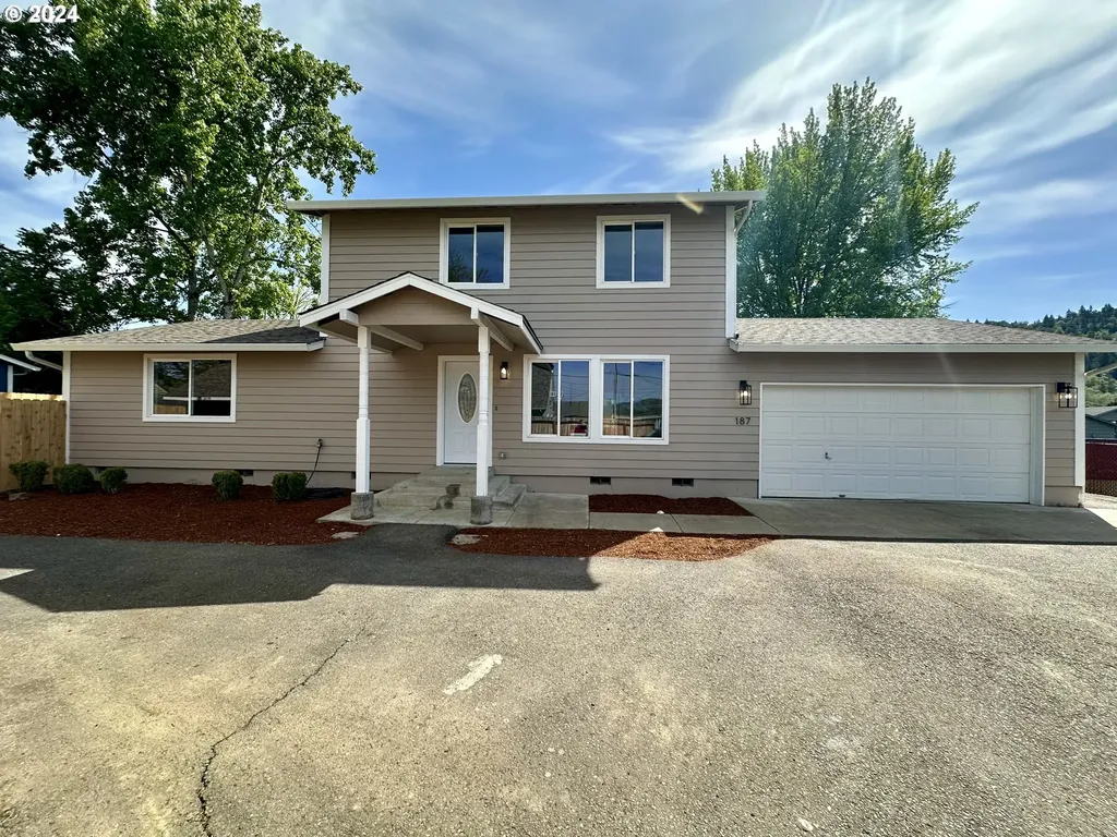 187 NE Flagg Street Roseburg OR 97470
