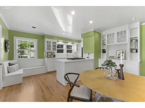 4235 SE 11th Avenue Portland OR 97202