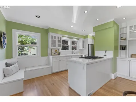 4235 SE 11th Avenue Portland OR 97202