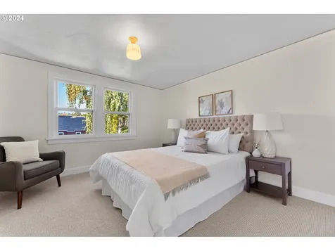4235 SE 11th Avenue Portland OR 97202