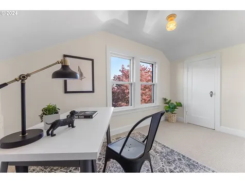 4235 SE 11th Avenue Portland OR 97202