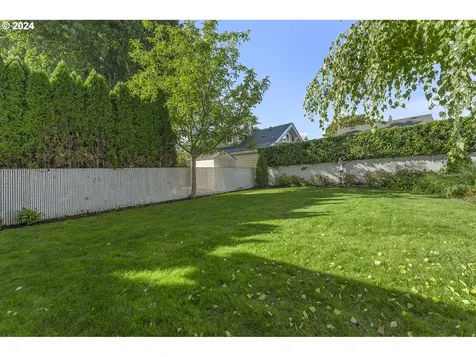 4235 SE 11th Avenue Portland OR 97202