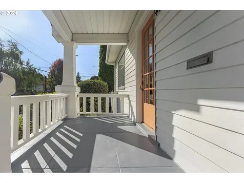 4235 SE 11th Avenue Portland OR 97202