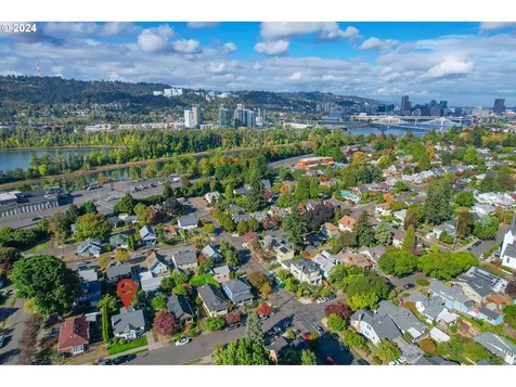 4235 SE 11th Avenue Portland OR 97202