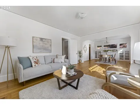 4235 SE 11th Avenue Portland OR 97202