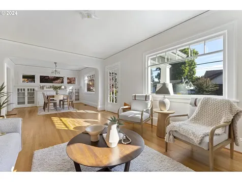4235 SE 11th Avenue Portland OR 97202