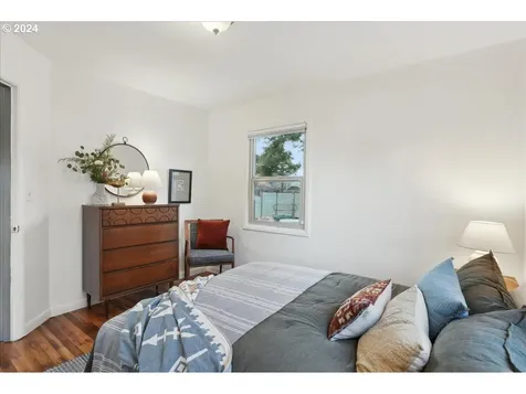 8336 SE Glenwood Street Portland OR 97266