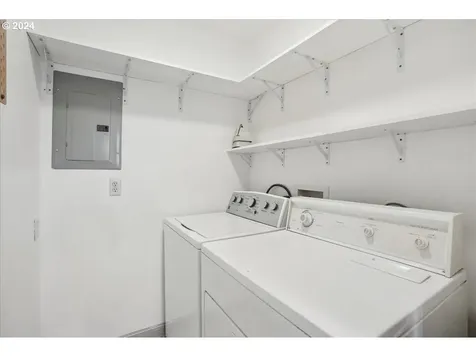 8336 SE Glenwood Street Portland OR 97266