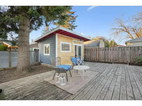 8336 SE Glenwood Street Portland OR 97266
