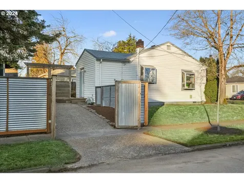 8336 SE Glenwood Street Portland OR 97266