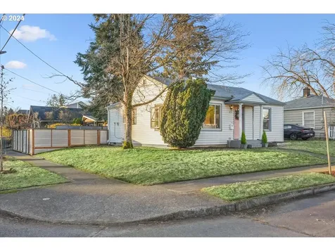 8336 SE Glenwood Street Portland OR 97266