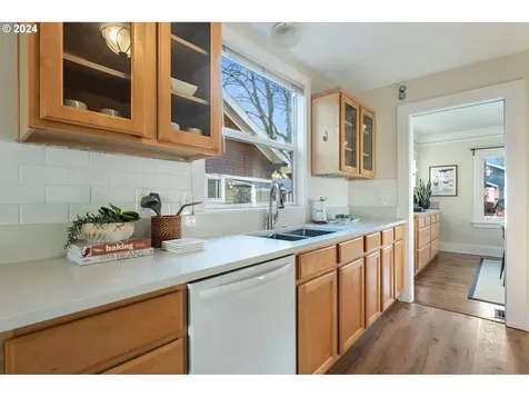 3719 NE Senate Street Portland OR 97232