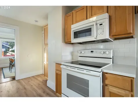3719 NE Senate Street Portland OR 97232
