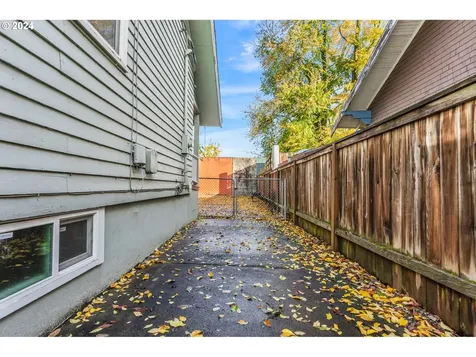 3719 NE Senate Street Portland OR 97232