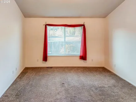 1739 Aspen Run Avenue Sutherlin OR 97479