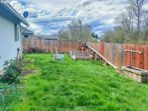 1739 Aspen Run Avenue Sutherlin OR 97479