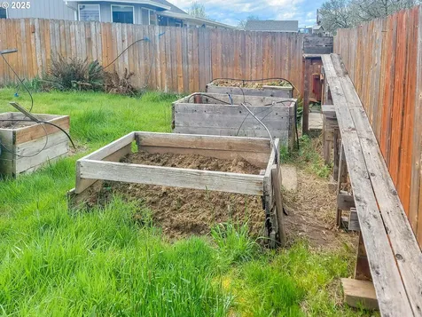 1739 Aspen Run Avenue Sutherlin OR 97479