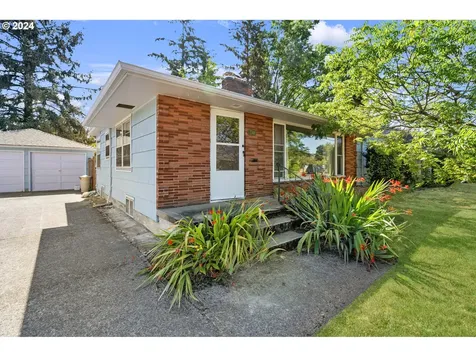 1746 Se 101st Avenue Portland OR 97216
