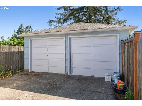 1746 Se 101st Avenue Portland OR 97216
