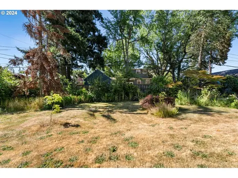 1746 Se 101st Avenue Portland OR 97216