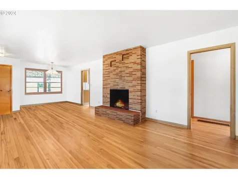 1746 Se 101st Avenue Portland OR 97216