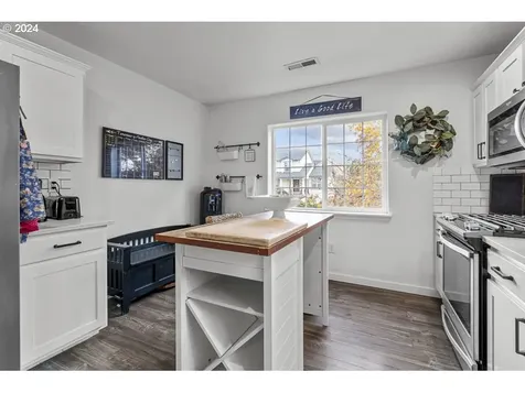 757 Mule Deer Street NW Salem OR 97304