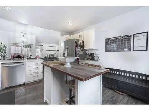 757 Mule Deer Street NW Salem OR 97304