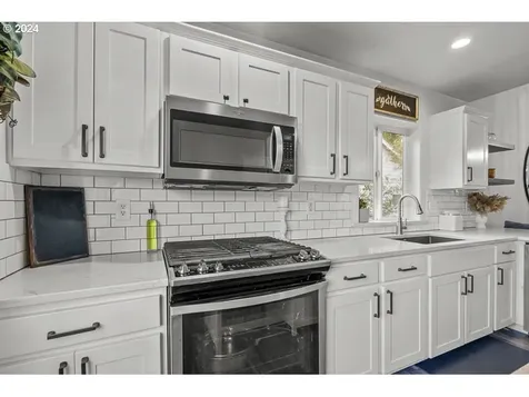 757 Mule Deer Street NW Salem OR 97304