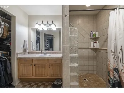 757 Mule Deer Street NW Salem OR 97304