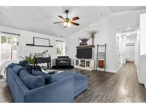 757 Mule Deer Street NW Salem OR 97304