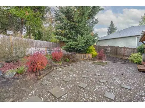 757 Mule Deer Street NW Salem OR 97304