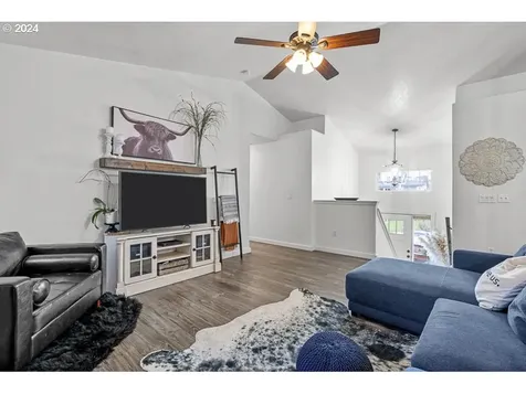 757 Mule Deer Street NW Salem OR 97304