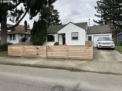 8510 SE Washington Street Portland OR 97216