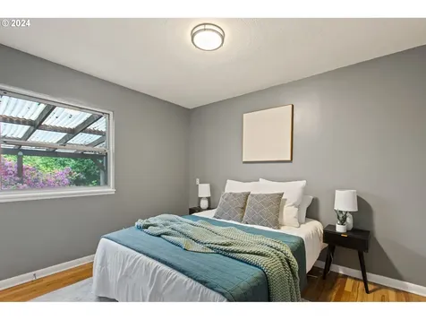 4233 Se Malden Street Portland OR 97206