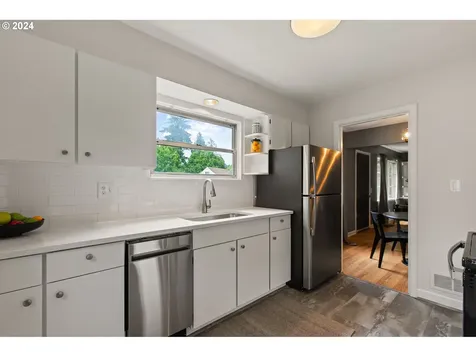 4233 Se Malden Street Portland OR 97206