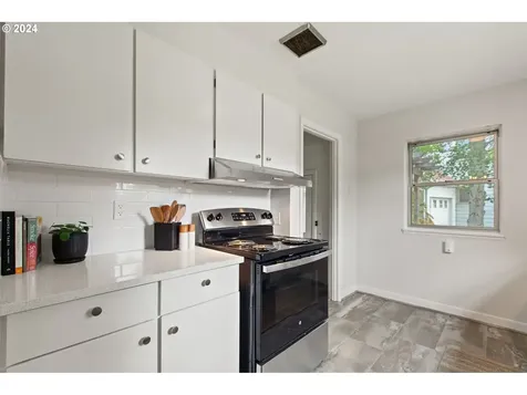 4233 Se Malden Street Portland OR 97206