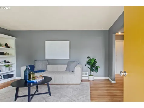4233 Se Malden Street Portland OR 97206