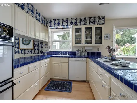 5710 Sw 88th Avenue Portland OR 97225