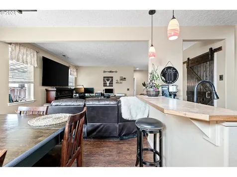 532 S 48th Place Springfield OR 97478