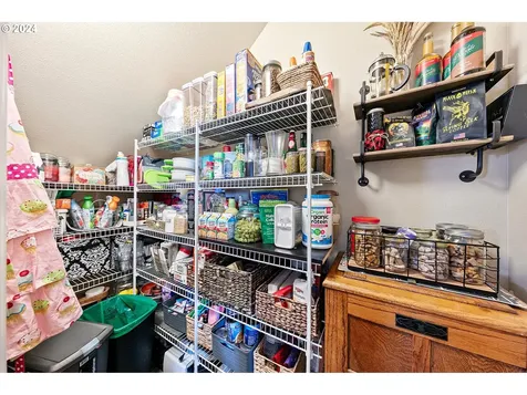 532 S 48th Place Springfield OR 97478