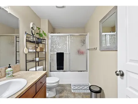 532 S 48th Place Springfield OR 97478
