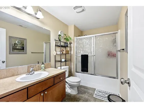 532 S 48th Place Springfield OR 97478