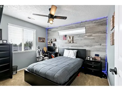 532 S 48th Place Springfield OR 97478