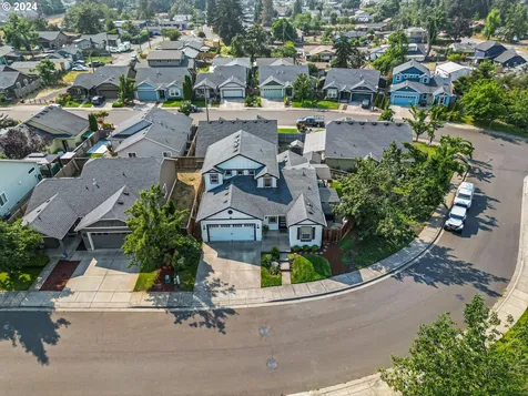 532 S 48th Place Springfield OR 97478