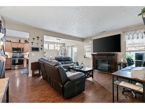532 S 48th Place Springfield OR 97478